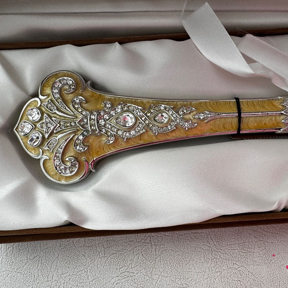 Jay Strongwater cake knife